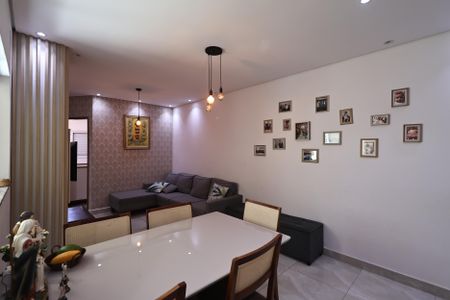 Sala de apartamento à venda com 2 quartos, 64m² em Campestre, Santo André