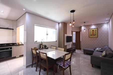 Sala de apartamento à venda com 2 quartos, 64m² em Campestre, Santo André