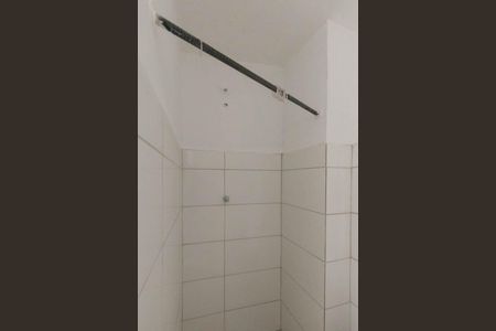 Banheiro de kitnet/studio para alugar com 1 quarto, 30m² em Higienópolis, São Paulo