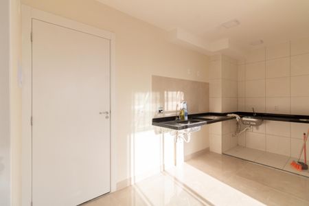 Sala - Cozinha de apartamento para alugar com 2 quartos, 35m² em Jardim Peri Peri, São Paulo