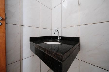 Banheiro de apartamento para alugar com 1 quarto, 39m² em Vila Buenos Aires, São Paulo