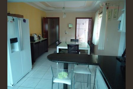 Casa à venda com 2 quartos, 260m² em Parque Sao Domingos, São Paulo