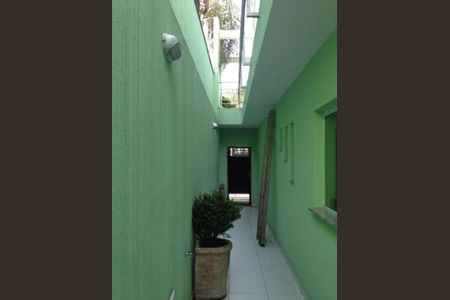 Casa à venda com 2 quartos, 120m² em Parque Maria Domitila, São Paulo