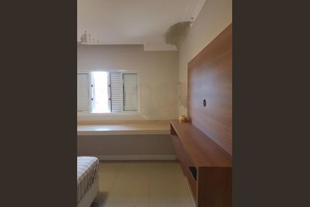 Casa à venda com 4 quartos, 400m² em Parque Maria Domitila, São Paulo