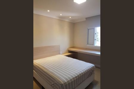 Casa à venda com 4 quartos, 400m² em Parque Maria Domitila, São Paulo