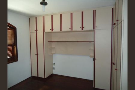 Casa à venda com 5 quartos, 195m² em Parque Sao Domingos, São Paulo