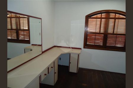 Casa à venda com 5 quartos, 195m² em Parque Sao Domingos, São Paulo