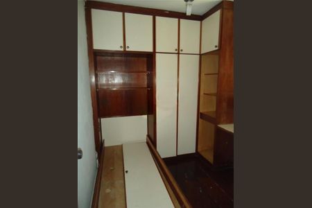 Casa à venda com 5 quartos, 195m² em Parque Sao Domingos, São Paulo