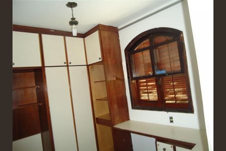 Casa à venda com 5 quartos, 195m² em Parque Sao Domingos, São Paulo