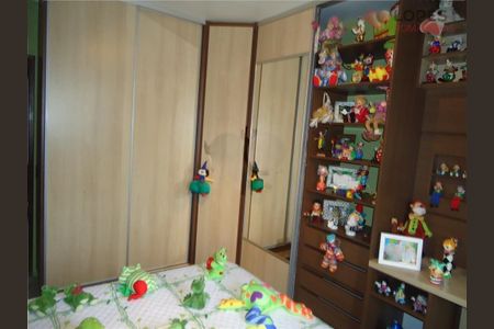 Casa à venda com 3 quartos, 180m² em Vila Mangalot, São Paulo