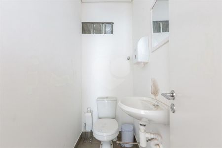 Casa à venda com 10 quartos, 330m² em Jardim das Acacias, São Paulo