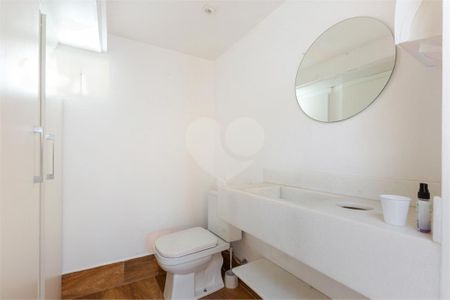 Casa à venda com 10 quartos, 330m² em Jardim das Acacias, São Paulo