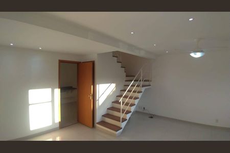Casa à venda com 3 quartos, 120m² em Tanque, Rio de Janeiro