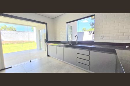 Casa à venda com 3 quartos, 500m² em Várzea, Lagoa Santa