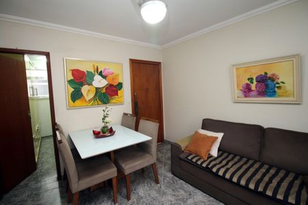 Sala de apartamento à venda com 2 quartos, 50m² em Olaria, Rio de Janeiro