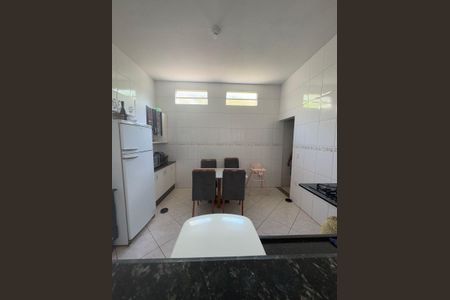 Cozinha de casa para alugar com 3 quartos, 155m² em Pedra Azul, Contagem