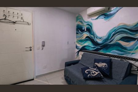 Sala de kitnet/studio para alugar com 1 quarto, 50m² em Recreio dos Bandeirantes, Rio de Janeiro
