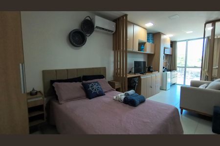Quarto de kitnet/studio para alugar com 1 quarto, 50m² em Recreio dos Bandeirantes, Rio de Janeiro