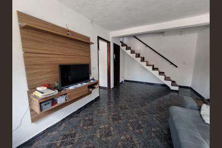 Sala de casa à venda com 4 quartos, 102m² em Bussocaba, Osasco