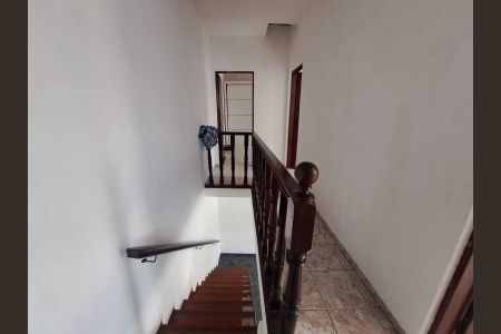 Corredor de casa à venda com 4 quartos, 102m² em Bussocaba, Osasco