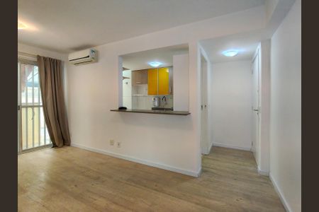 Sala de apartamento para alugar com 2 quartos, 44m² em Vila Isabel, Rio de Janeiro