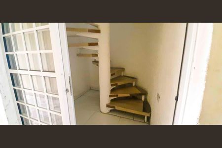 Acesso a Casa 1 de casa à venda com 6 quartos, 400m² em Quitaúna, Osasco