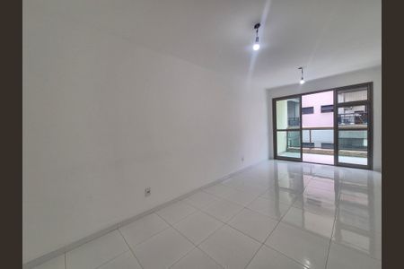 Sala  de apartamento à venda com 3 quartos, 80m² em Recreio dos Bandeirantes, Rio de Janeiro