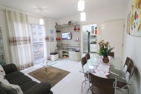 Sala de apartamento à venda com 2 quartos, 64m² em Vila Osasco, Osasco