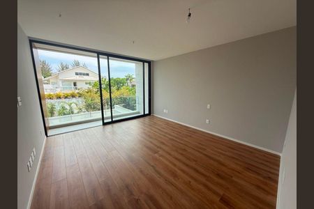 Casa à venda com 5 quartos, 715m² em Barra da Tijuca, Rio de Janeiro