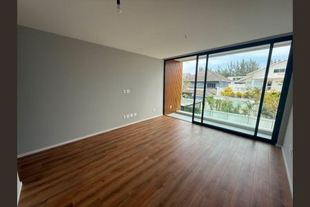 Casa à venda com 5 quartos, 715m² em Barra da Tijuca, Rio de Janeiro