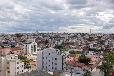 Vista da varanda da sala de apartamento à venda com 2 quartos, 55m² em Jardim Guanabara, Belo Horizonte