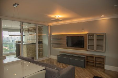 Sala de apartamento à venda com 2 quartos, 71m² em Campo Belo, São Paulo