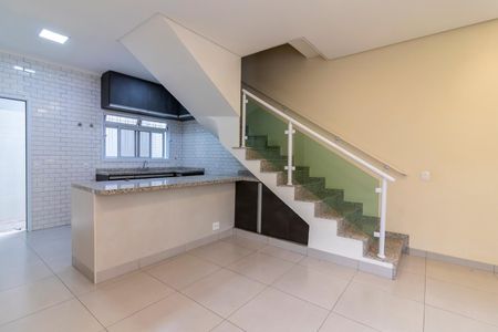 Sala de casa para alugar com 2 quartos, 100m² em Vila Prado, São Paulo