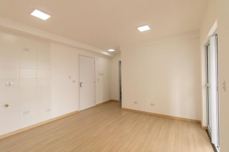 Sala/Cozinha de apartamento para alugar com 1 quarto, 34m² em Capão Raso, Curitiba
