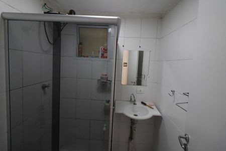 Banheiro de apartamento à venda com 2 quartos, 56m² em São Pedro, Osasco