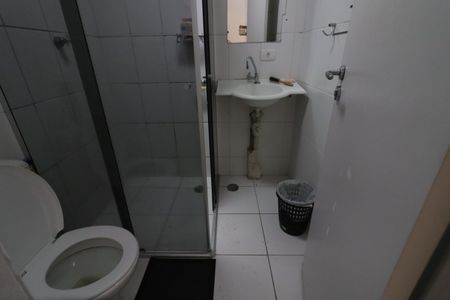 Banheiro de apartamento à venda com 2 quartos, 56m² em São Pedro, Osasco