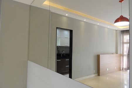 Apartamento para alugar com 74m², 2 quartos e 1 vagaSala