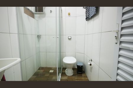 Banheiro de apartamento para alugar com 1 quarto, 37m² em Cidade Ocian, Praia Grande