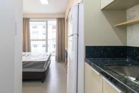 Cozinha - Armários de kitnet/studio para alugar com 1 quarto, 20m² em Centro, Curitiba