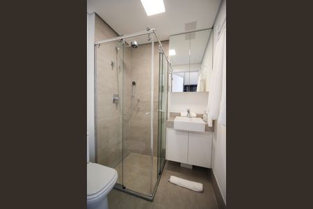 Banheiro de apartamento para alugar com 1 quarto, 27m² em Itaim Bibi, São Paulo