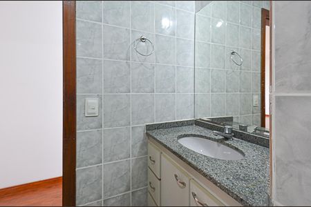Apartamento para alugar com 94m², 3 quartos e 2 vagas Apartamento para alugar com 94m², 3 quartos e 2 vagasBanheiro Social