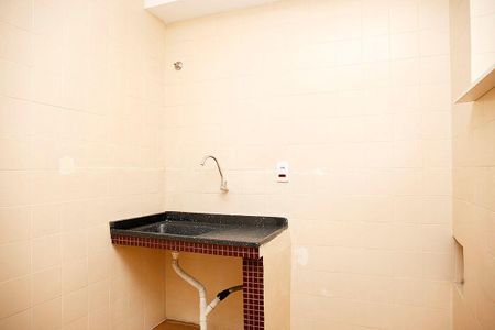 Cozinha + Área de Serviço de kitnet/studio para alugar com 1 quarto, 27m² em Centro Histórico, Porto Alegre