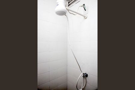 Banheiro de kitnet/studio para alugar com 1 quarto, 27m² em Centro Histórico, Porto Alegre