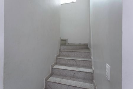 Escada de casa à venda com 4 quartos, 242m² em Jardim Atlântico, Belo Horizonte