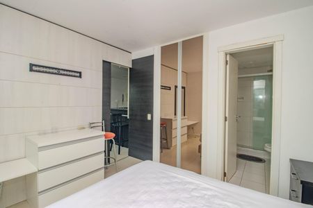 Suíte de apartamento para alugar com 1 quarto, 40m² em Três Figueiras, Porto Alegre