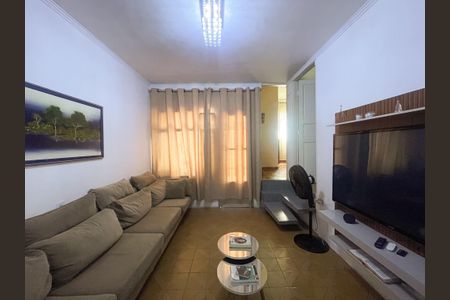 Sala de casa à venda com 4 quartos, 120m² em Conjunto Residencial José Bonifácio, São Paulo