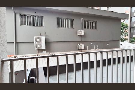 Varanda de kitnet/studio para alugar com 1 quarto, 25m² em Indianópolis, São Paulo