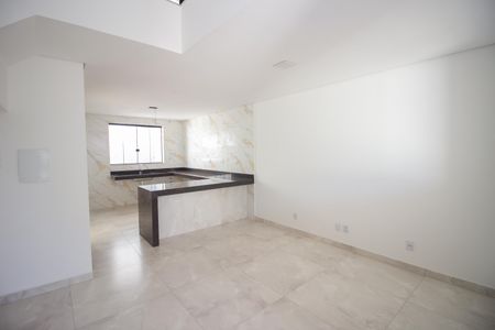 Sala de casa à venda com 3 quartos, 120m² em Cândida Ferreira, Contagem