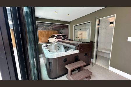 Casa de condomínio à venda com 400m², 4 quartos e 2 vagasHidromassagem 