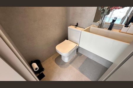 Casa de condomínio à venda com 400m², 4 quartos e 2 vagasBanheiro externo 